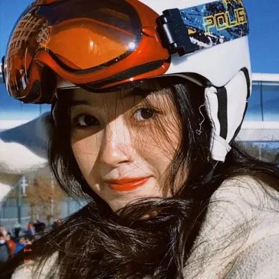 拳头在哭泣